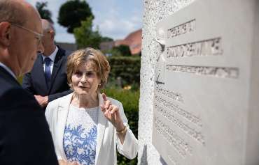 Rehwinkels Tochter im Gespräch mit Dr. Reinhardt