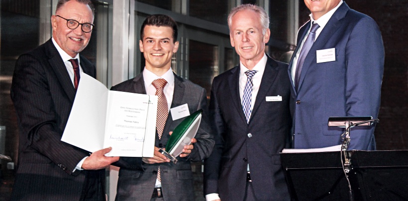 Von links nach rechts: Gerd Sonnleitner (Ehrenpräsident des DBV), Preisträger Thomas Fabry, Hans Bernhardt (Mitglied des Vorstands der Landwirtschaftlichen Rentenbank) und Joachim Rukwied (Präsident des DBV)